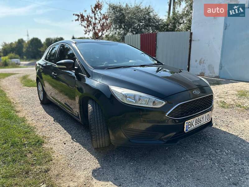 Седан Ford Focus 2015 в Дубно