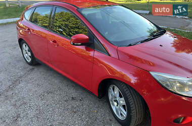 Хэтчбек Ford Focus 2012 в 