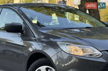 Седан Ford Focus 2012 в 