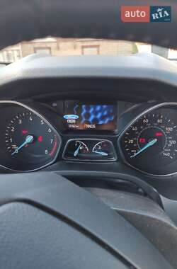 Хэтчбек Ford Focus 2015 в 