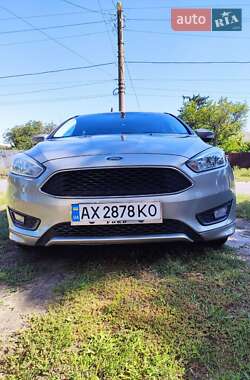 Хэтчбек Ford Focus 2015 в 