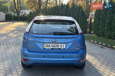 Хэтчбек Ford Focus 2010 в 