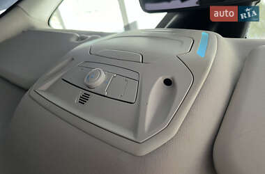 Хэтчбек Ford Focus 2012 в 