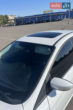 Седан Ford Focus 2015 в 