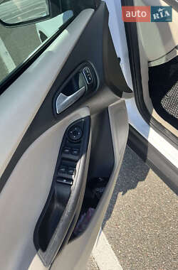 Седан Ford Focus 2015 в 