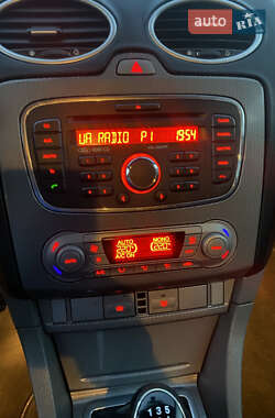 Универсал Ford Focus 2010 в 