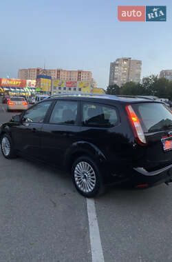 Универсал Ford Focus 2010 в 