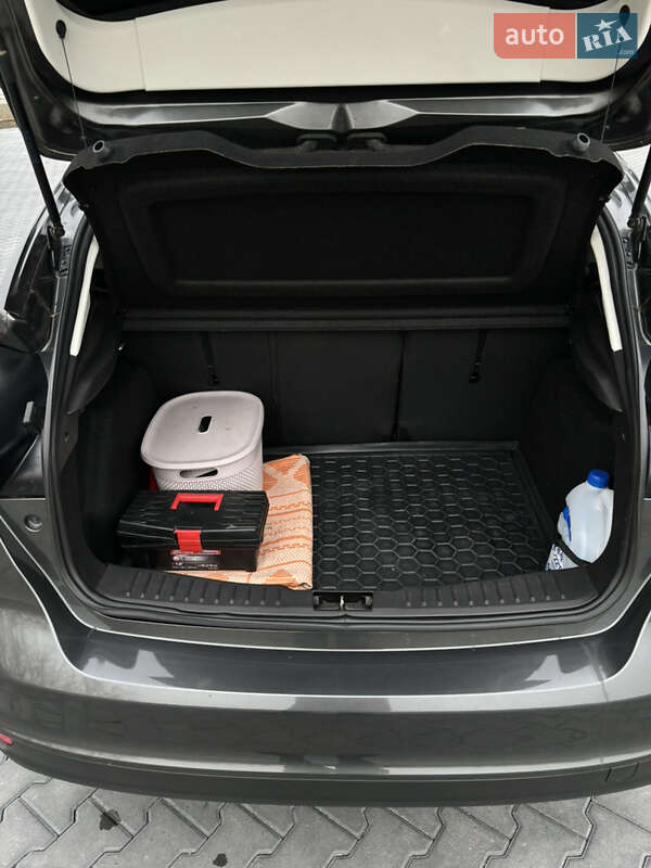 Хэтчбек Ford Focus 2016 в Зборове