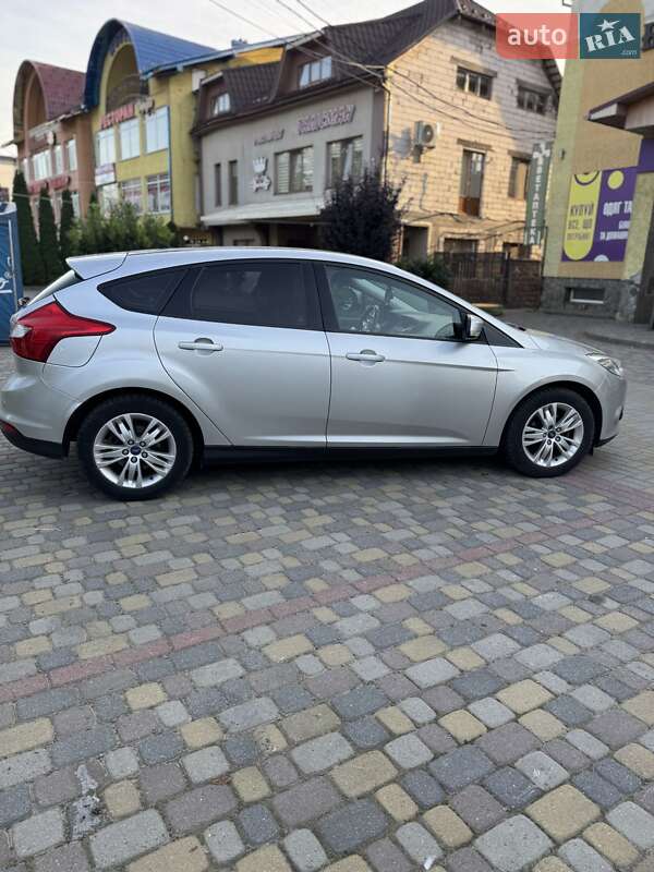 Хетчбек Ford Focus 2011 в Дубовому