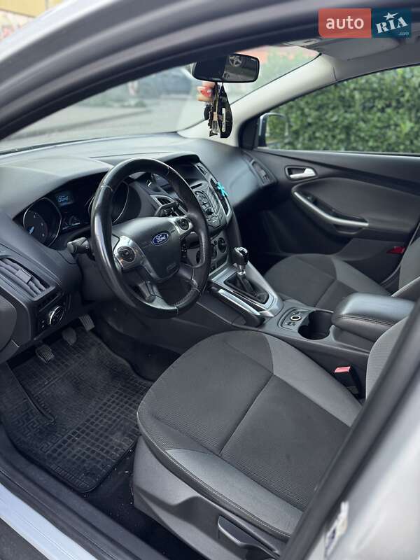 Хетчбек Ford Focus 2011 в Дубовому