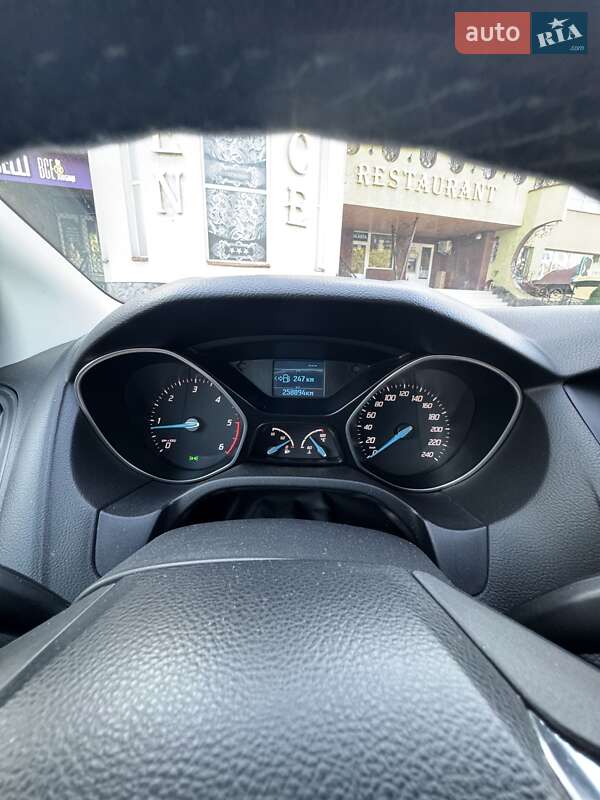 Хетчбек Ford Focus 2011 в Дубовому