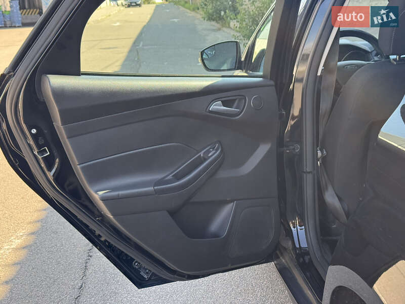 Седан Ford Focus 2018 в Киеве фото 19 Седан Ford Focus 2018 в Киеве