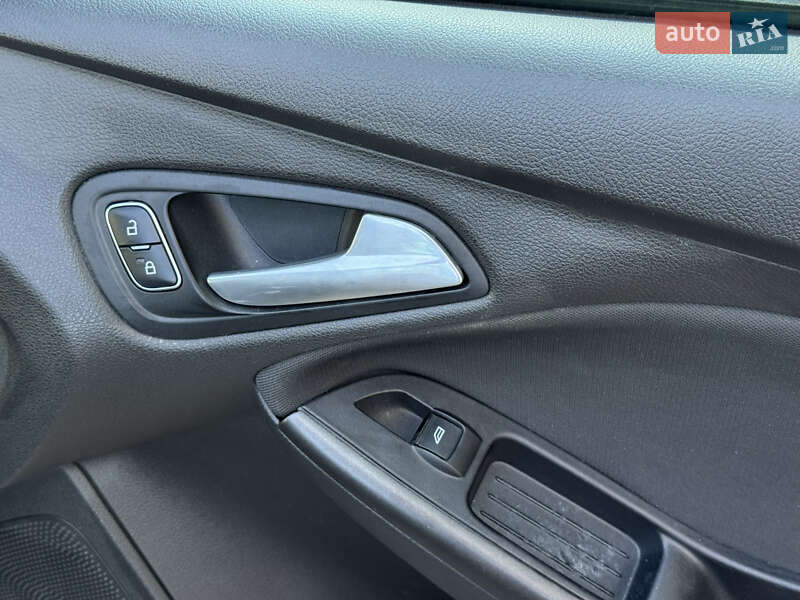 Седан Ford Focus 2018 в Киеве фото 25 Седан Ford Focus 2018 в Киеве