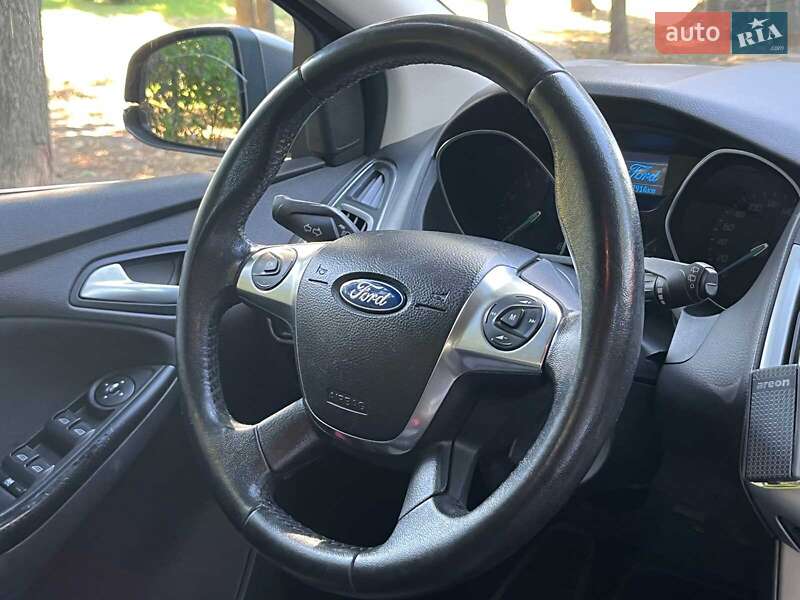 Хэтчбек Ford Focus 2012 в Киеве фото 26 Хэтчбек Ford Focus 2012 в Киеве