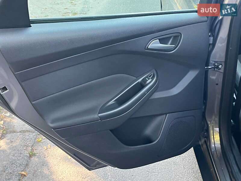 Хэтчбек Ford Focus 2012 в Киеве фото 32 Хэтчбек Ford Focus 2012 в Киеве