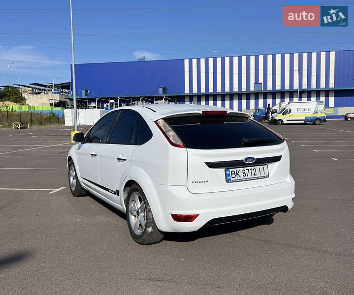 Хэтчбек Ford Focus 2010 в Ровно