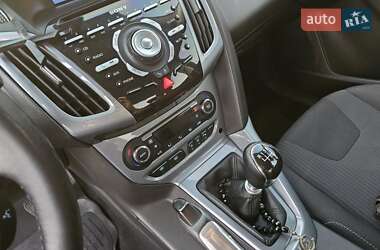 Седан Ford Focus 2011 в 