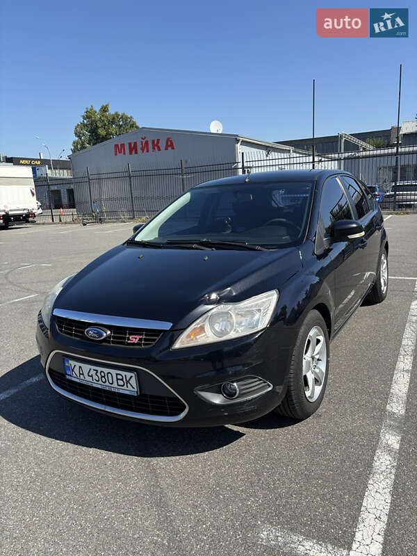 Хэтчбек Ford Focus 2010 в Киеве