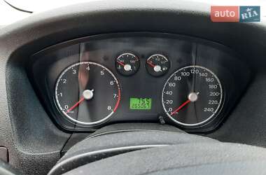 Хэтчбек Ford Focus 2006 в 