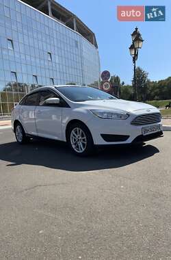 Седан Ford Focus 2015 в 