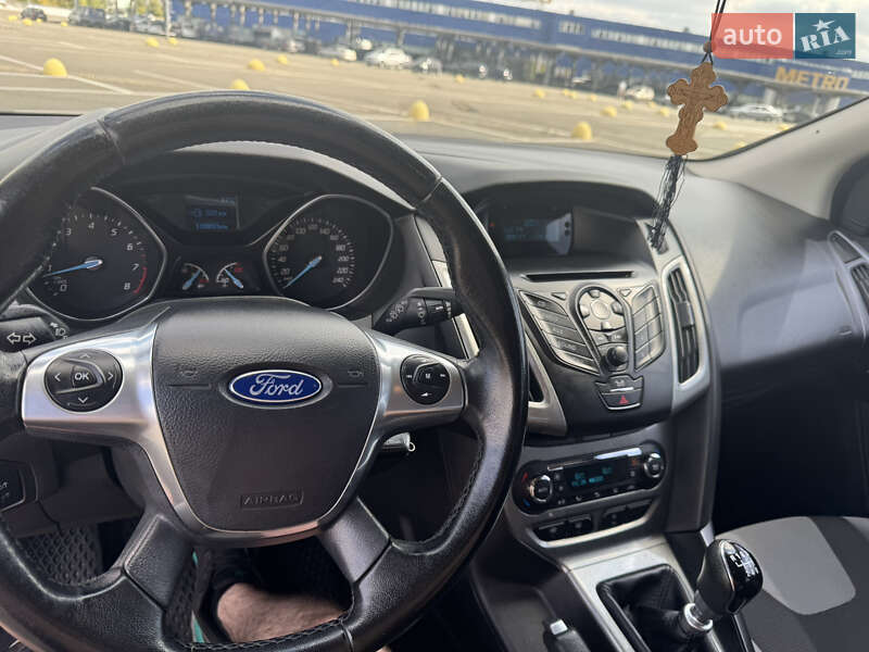 Хэтчбек Ford Focus 2013 в Киеве фото 5 Хэтчбек Ford Focus 2013 в Киеве