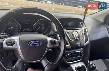 Хэтчбек Ford Focus 2013 в 