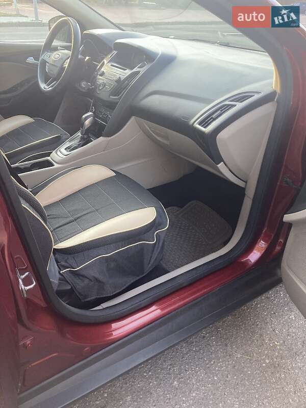 Седан Ford Focus 2015 в Кропивницком