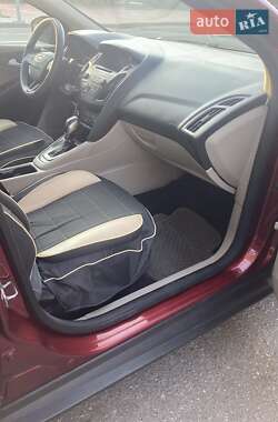 Седан Ford Focus 2015 в 