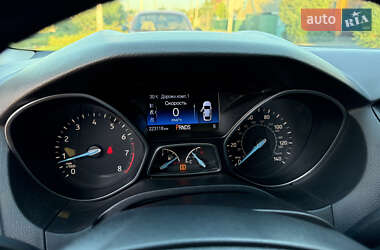 Седан Ford Focus 2015 в 