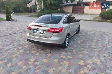 Седан Ford Focus 2015 в 