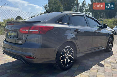 Седан Ford Focus 2015 в 