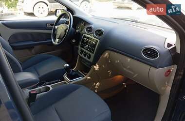 Хэтчбек Ford Focus 2004 в 