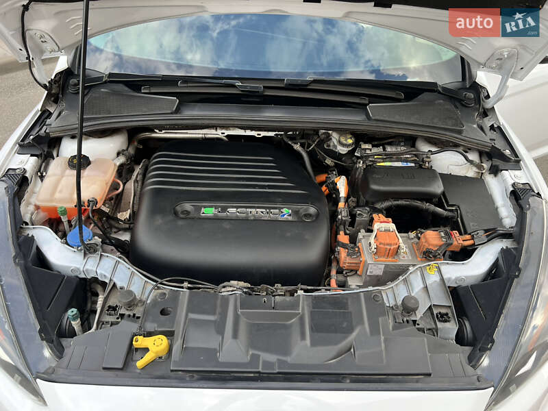 Хэтчбек Ford Focus 2018 в Киеве фото 39 Хэтчбек Ford Focus 2018 в Киеве