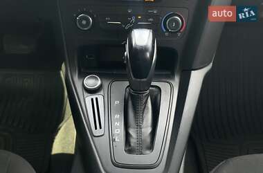 Седан Ford Focus 2015 в 