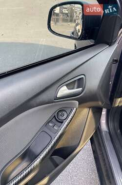 Хэтчбек Ford Focus 2014 в 