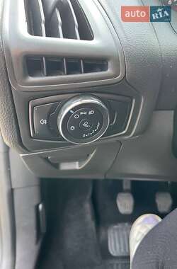 Хэтчбек Ford Focus 2014 в 
