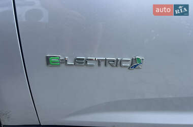 Хэтчбек Ford Focus 2011 в 