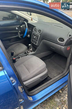 Хэтчбек Ford Focus 2006 в 
