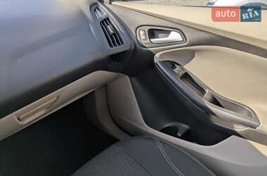 Хэтчбек Ford Focus 2016 в 