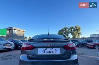 Седан Ford Focus 2014 в 