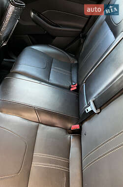 Хэтчбек Ford Focus 2014 в 