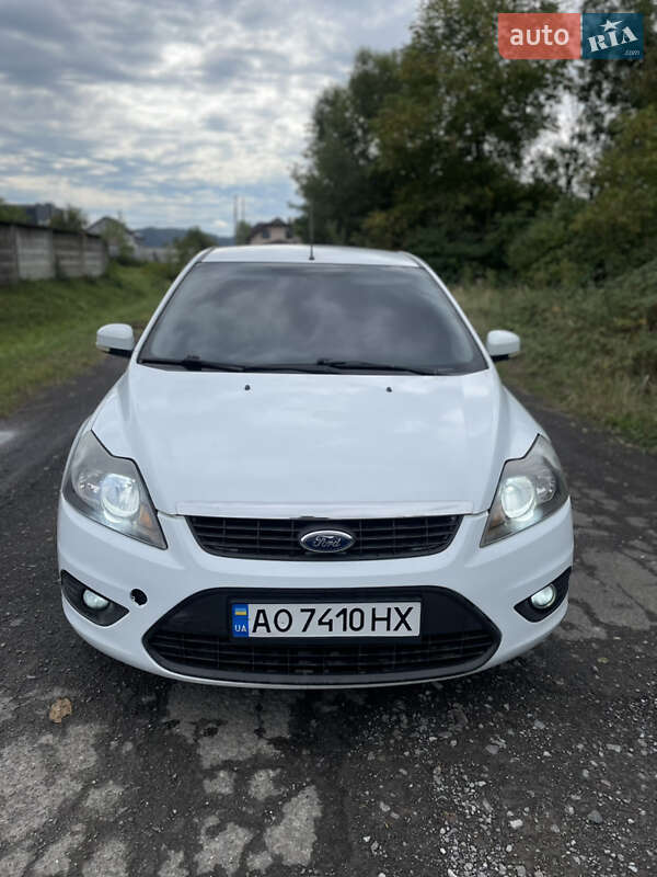 Хэтчбек Ford Focus 2008 в 