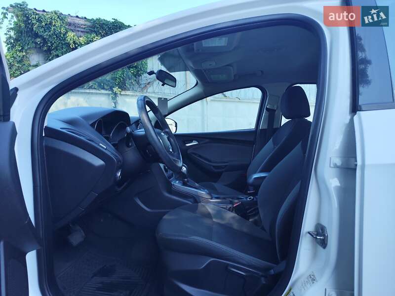 Хэтчбек Ford Focus 2014 в Киеве