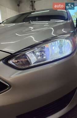 Седан Ford Focus 2015 в 