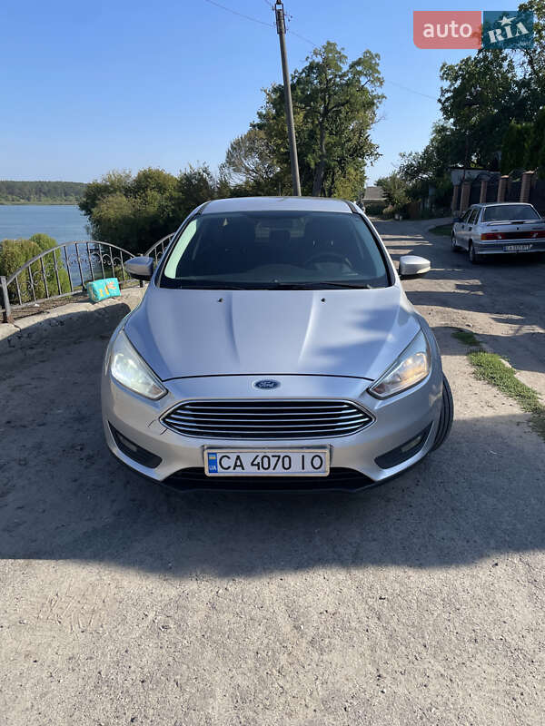 Седан Ford Focus 2015 в Черкасах
