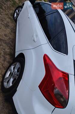 Хэтчбек Ford Focus 2013 в 
