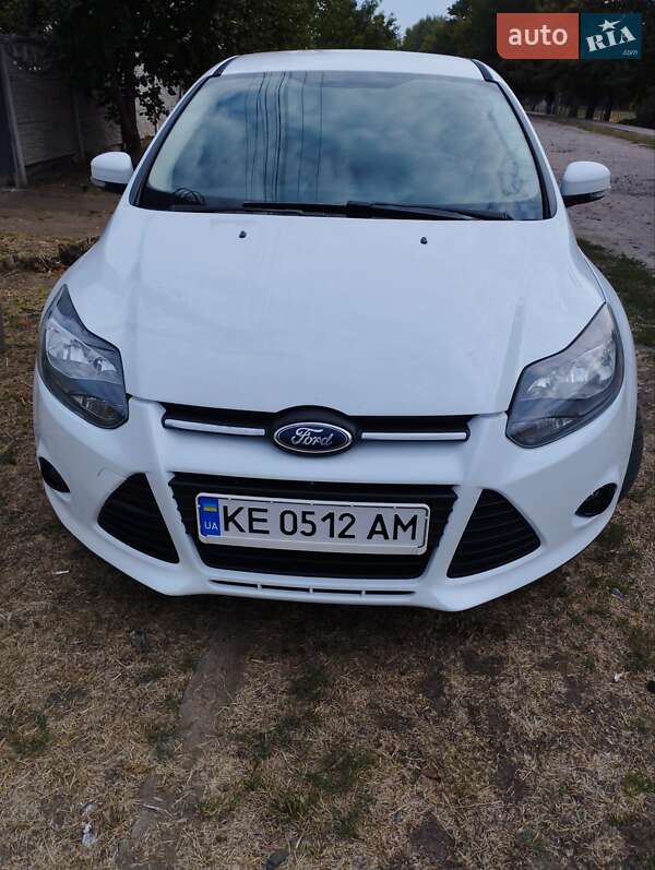 Хэтчбек Ford Focus 2013 в 