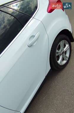 Хэтчбек Ford Focus 2013 в 