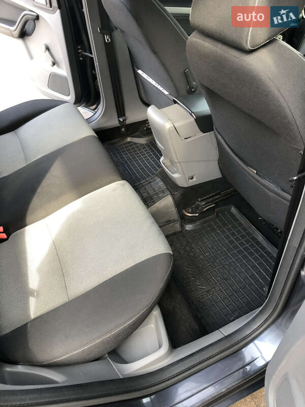 Хэтчбек Ford Focus 2010 в Полтаве фото 24 Хэтчбек Ford Focus 2010 в Полтаве