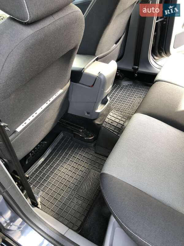 Хэтчбек Ford Focus 2010 в Полтаве фото 27 Хэтчбек Ford Focus 2010 в Полтаве